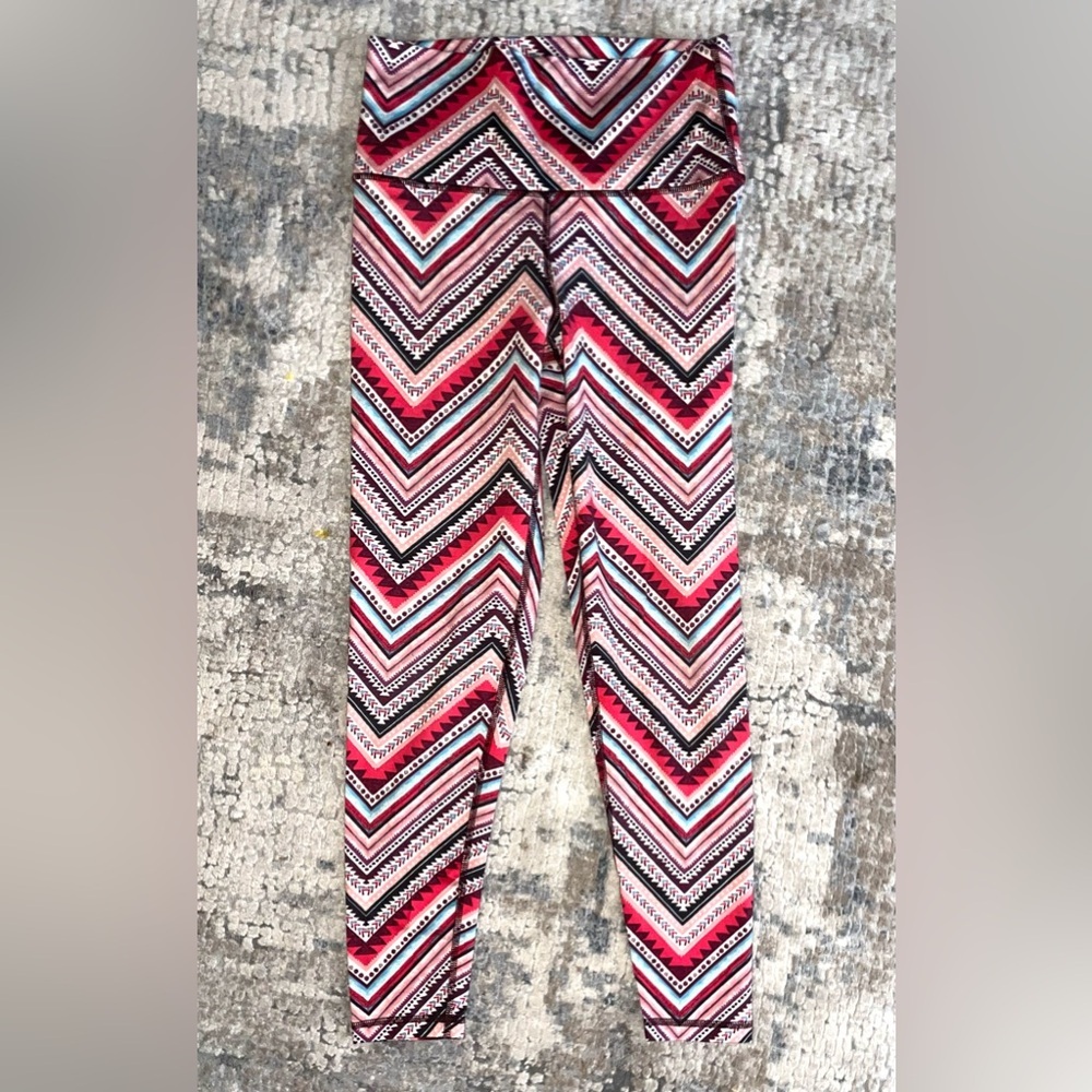 Aerie Chevron Patterned Cropped Leggings size small